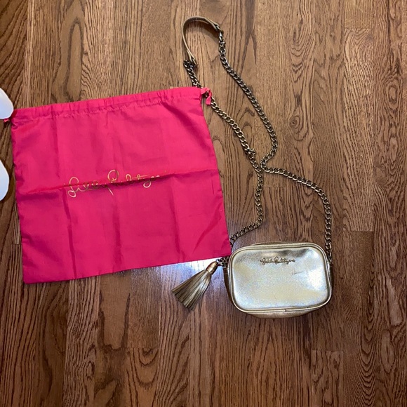 Lilly Pulitzer Handbags - Lilly Pulitzer gold cross body bag